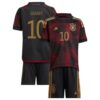 11095 PACK JUNIOR ALLEMAGNE EXTERIEUR GNABRY. ENSEMBLE MAILLOT ET SHORT 2022 2023